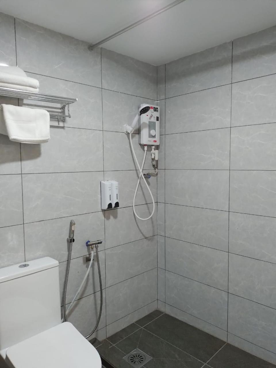 Remington Hotel Muar Exterior photo